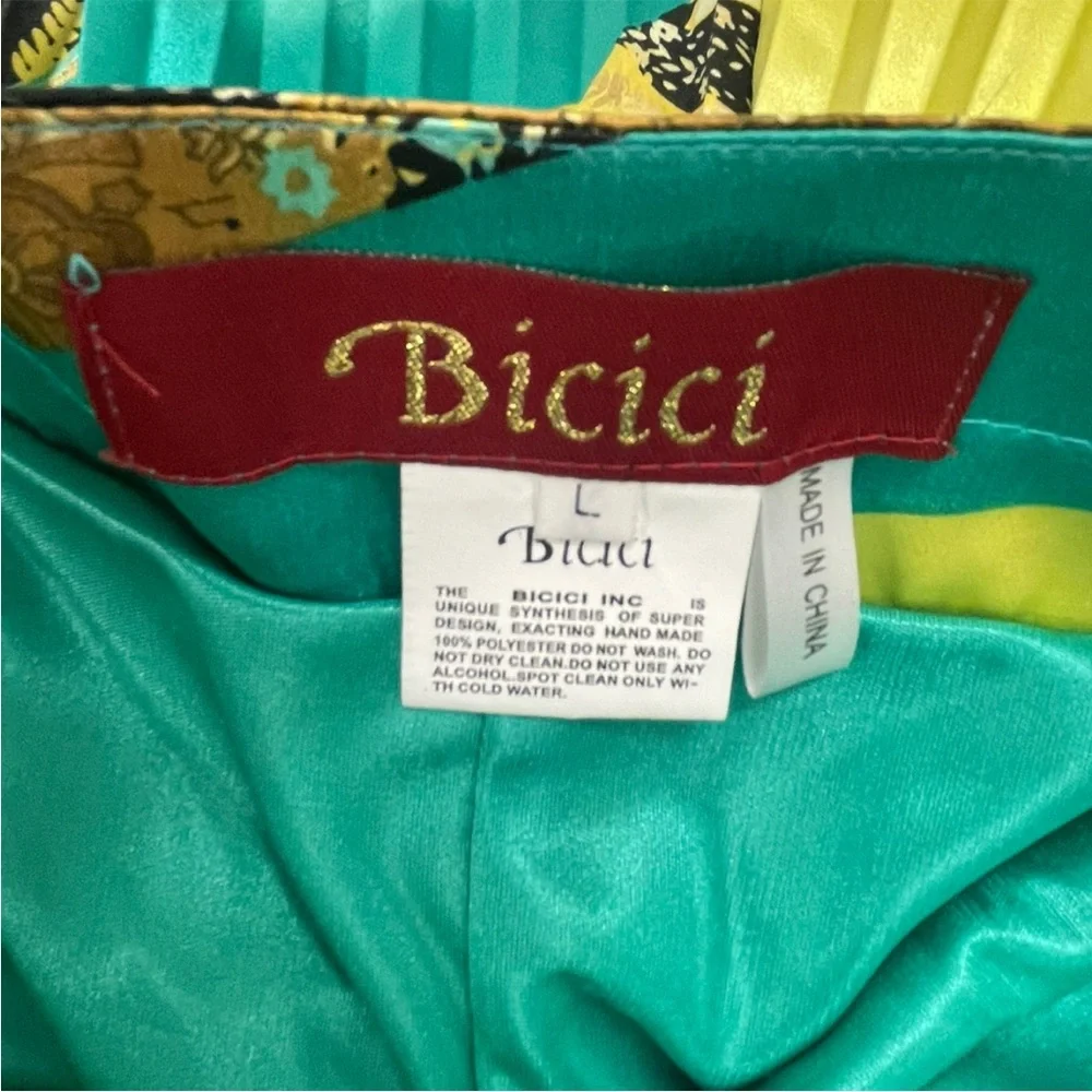 BICICI. Vibrant Multicolor Halter Maxi Dress with “matching shawl/wrap.”
Size. L - Picture 2 of 16